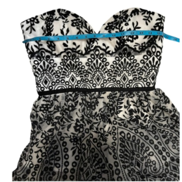 Marchesa Notte l NWT Strapless Floral Eyelet Organza Gown Size 6 - Picture 4 of 5